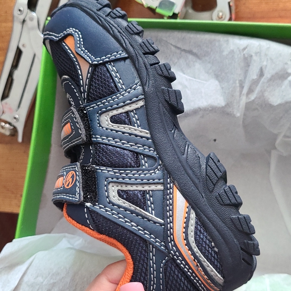 Boys shoes